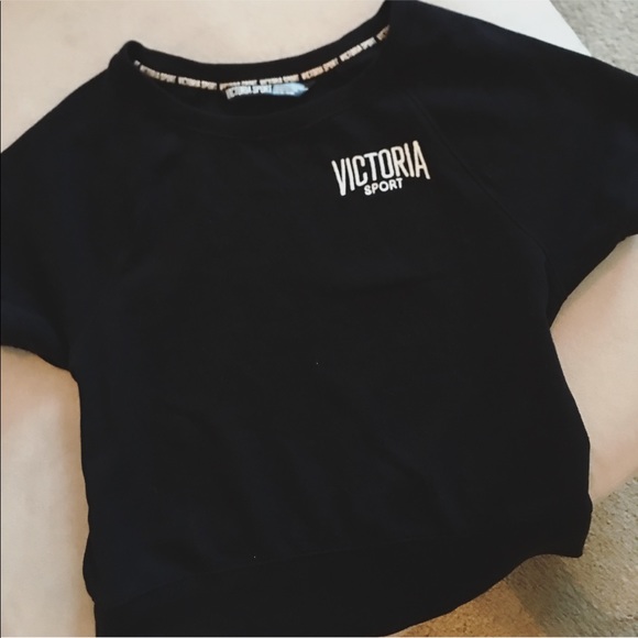 Victoria's Secret Tops - VS sport crop top